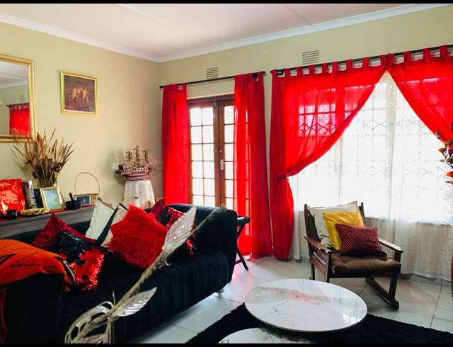 2 BEDROOM TOWNHOUSE FOR SALE IN ASHLEY